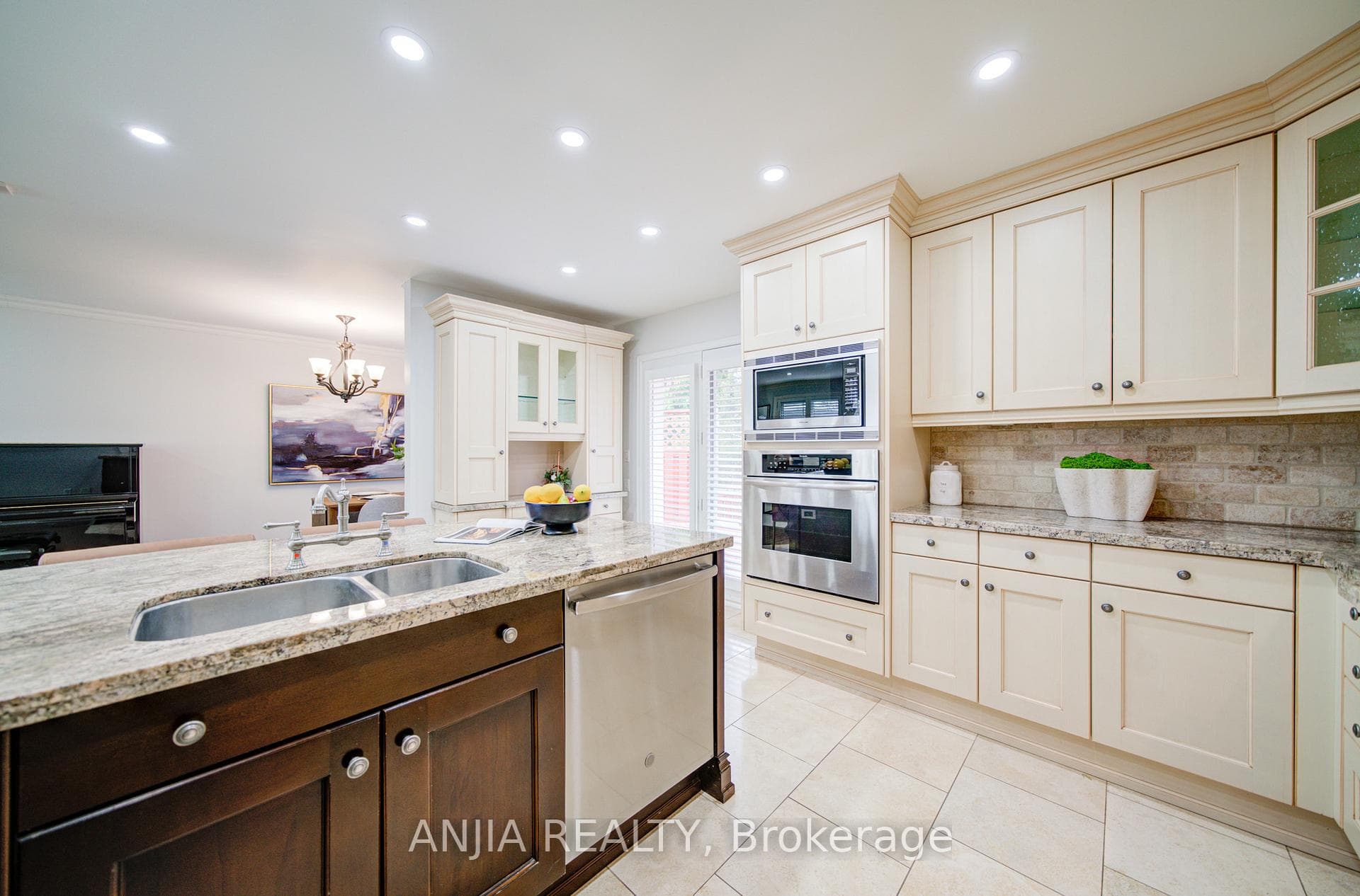 70 Briarwood Road photo 18