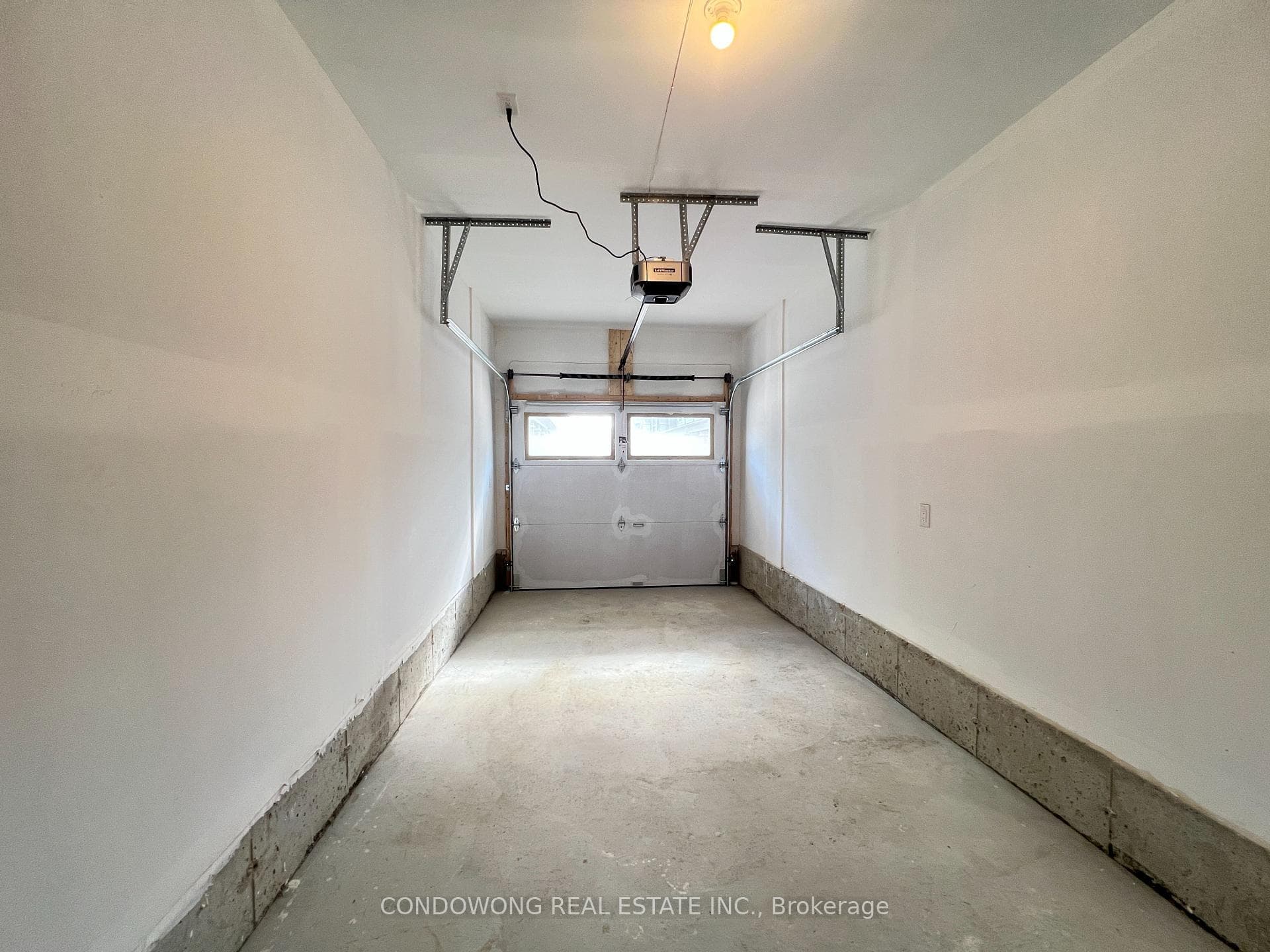 6 Matawin Lane photo 24
