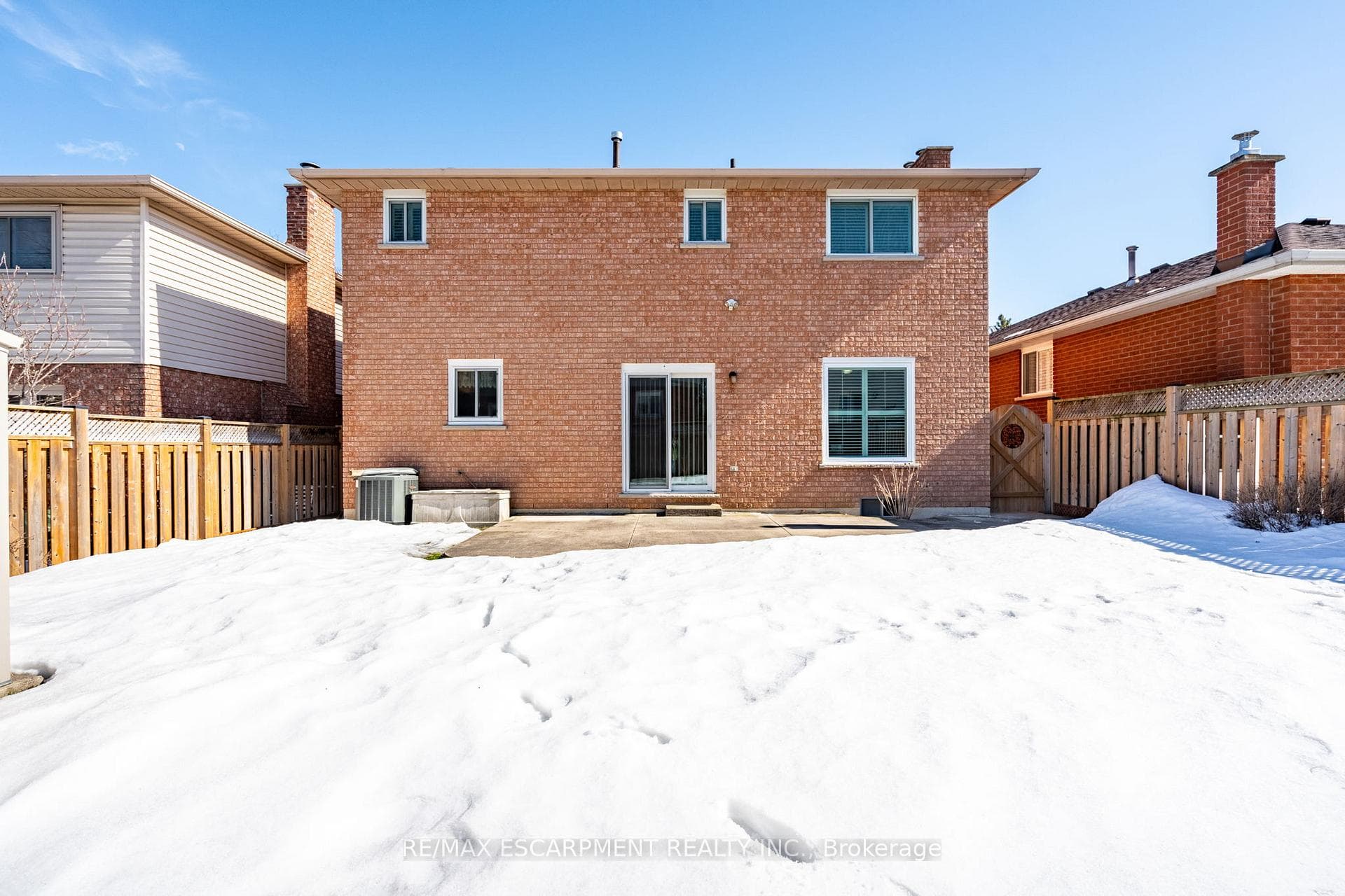 35 Republic Avenue photo 48