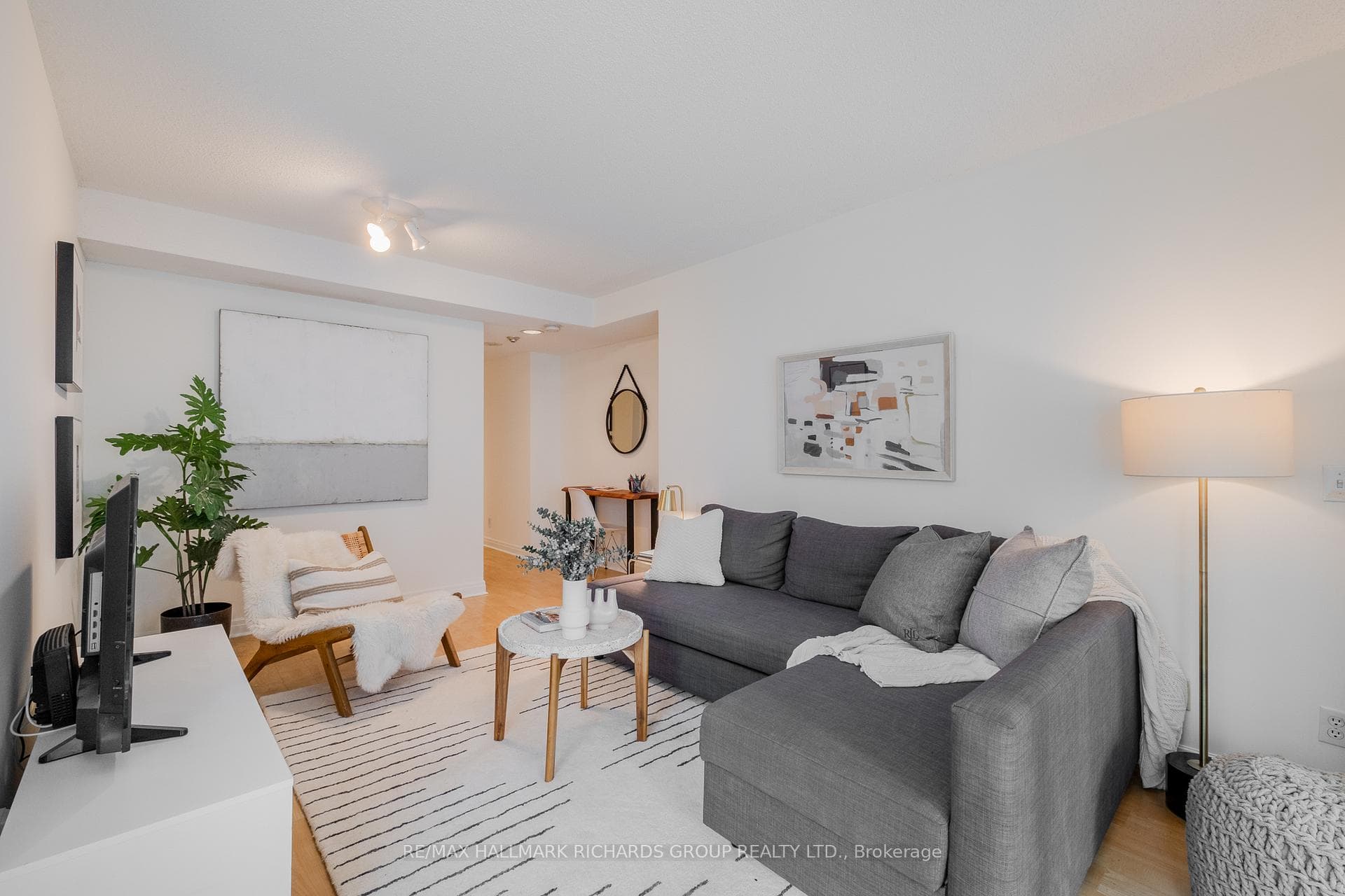 50 Lombard Street Unit 804 photo 1