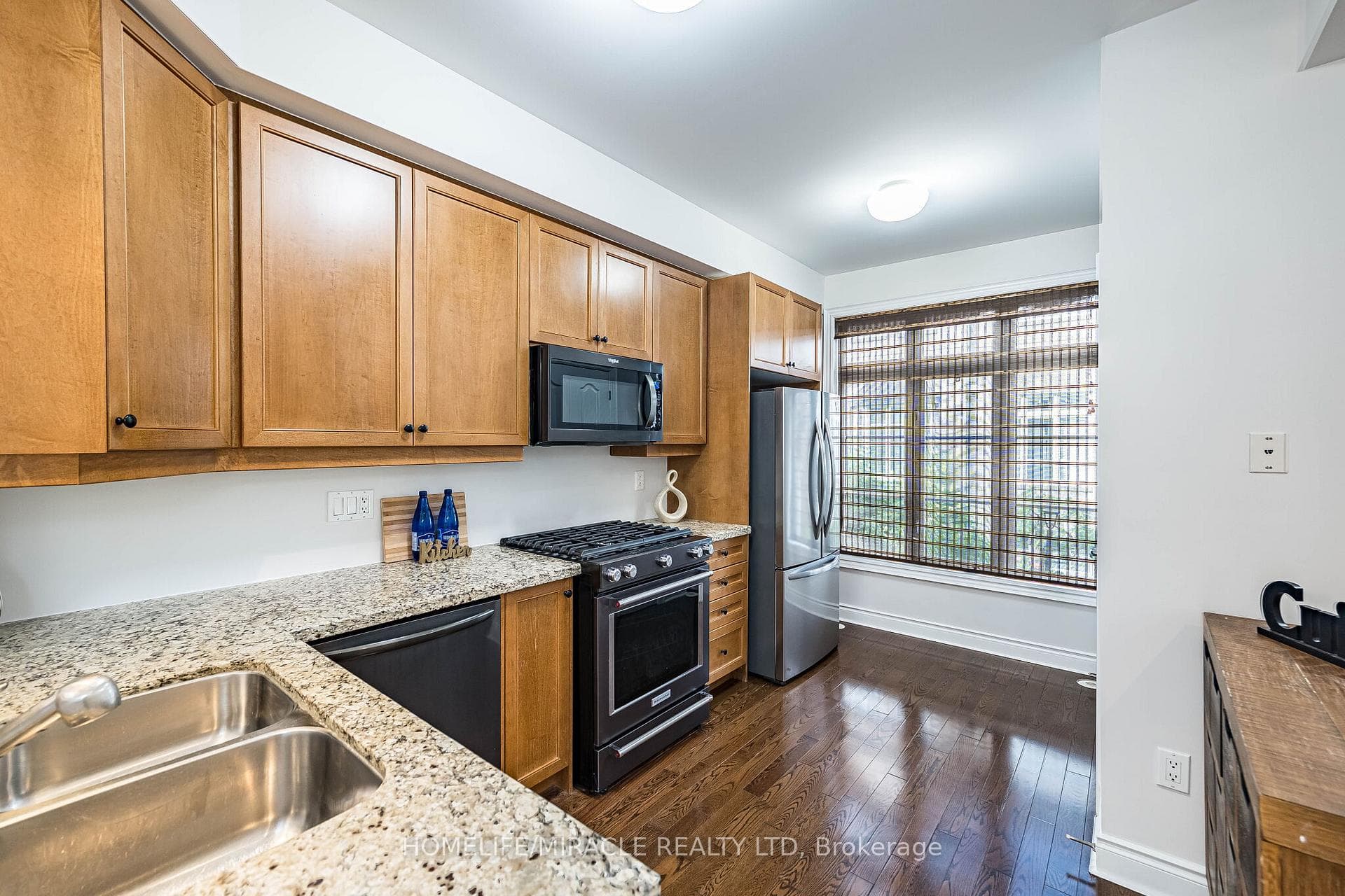 265 Van Dusen Boulevard Unit 1 photo 18