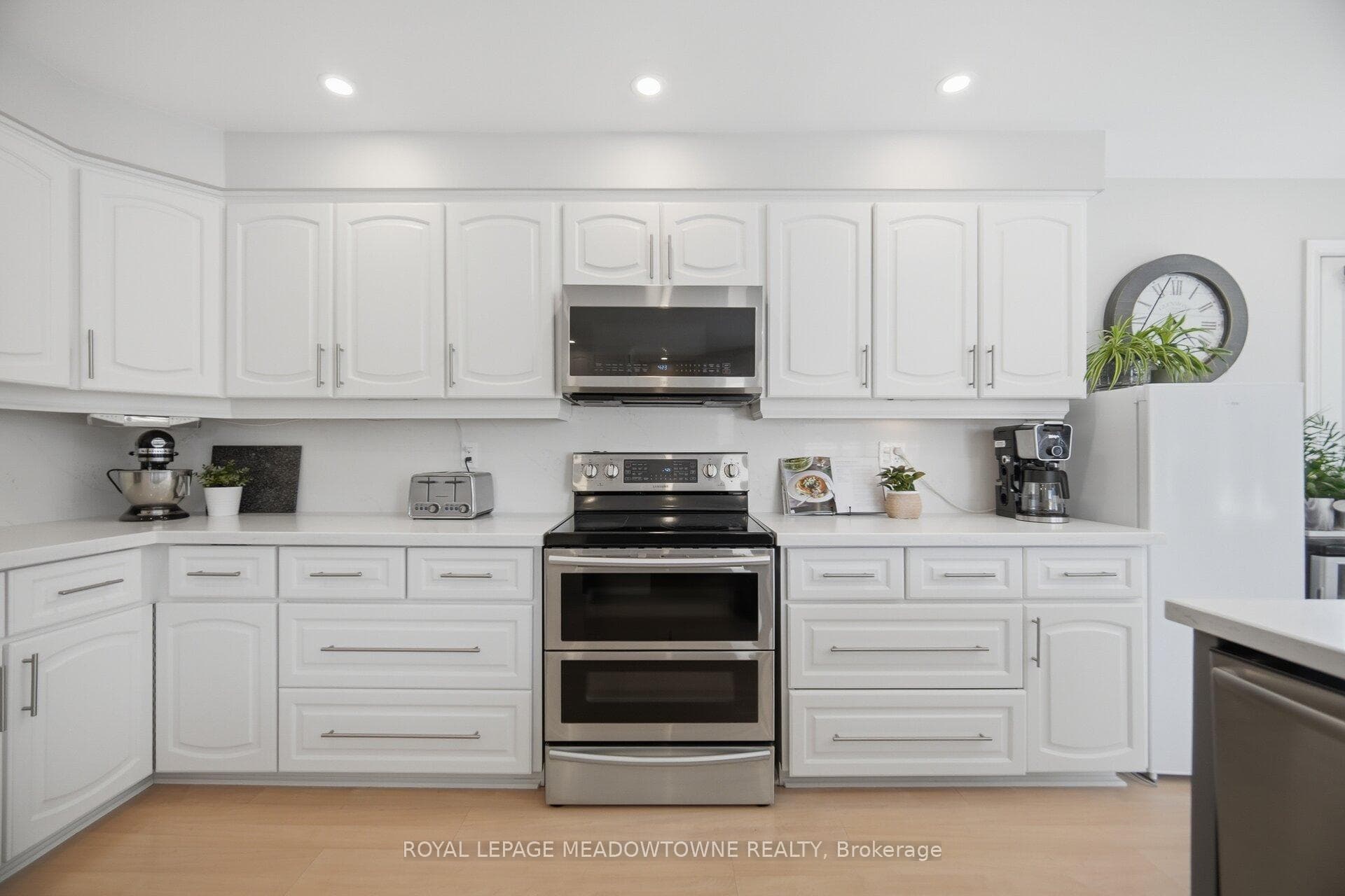 913 Maple Avenue photo 17