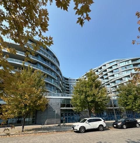 1 Edgewater Drive Unit 307 photo 4