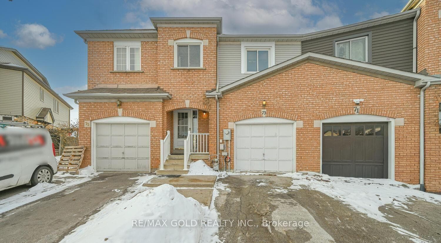 73 Chipmunk Crescent photo 1