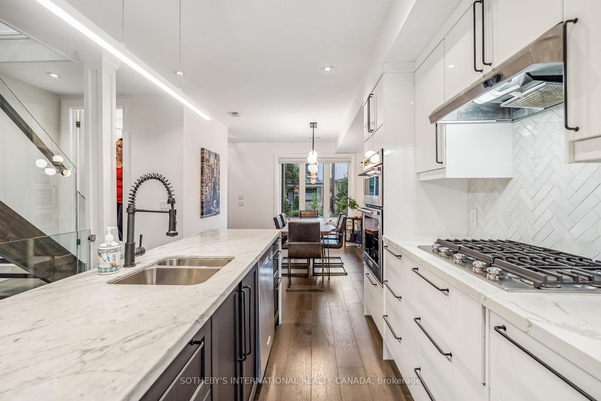 212 Franklin Avenue photo 13