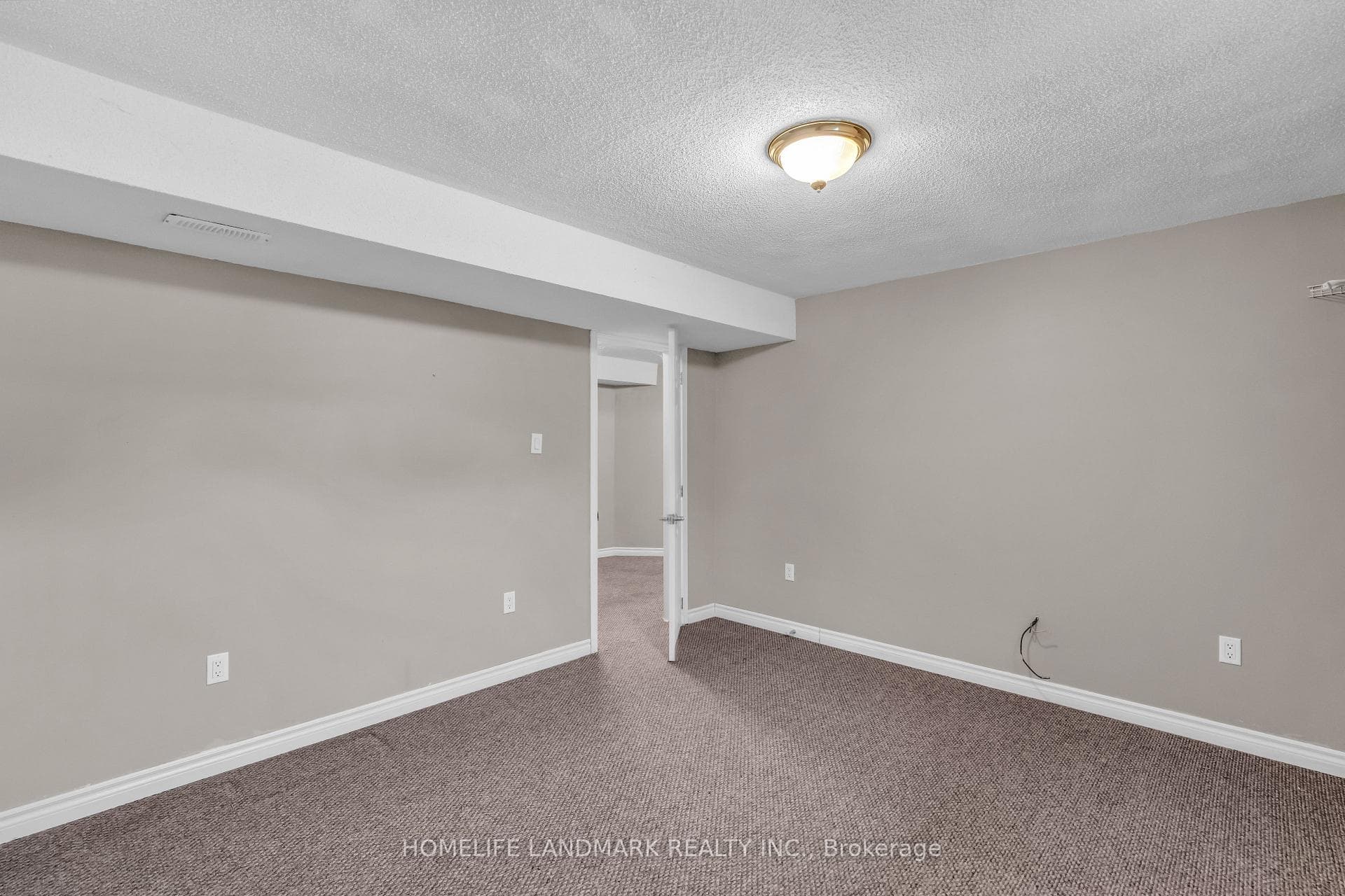 1538 Coronation Drive photo 40