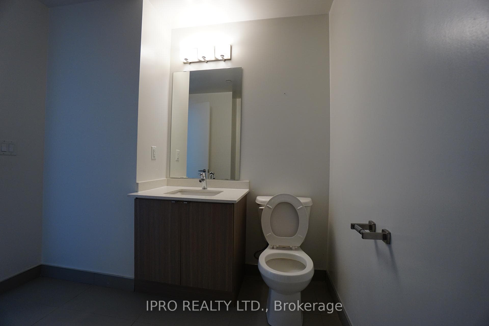 5240 Dundas Street Unit B609 photo 13