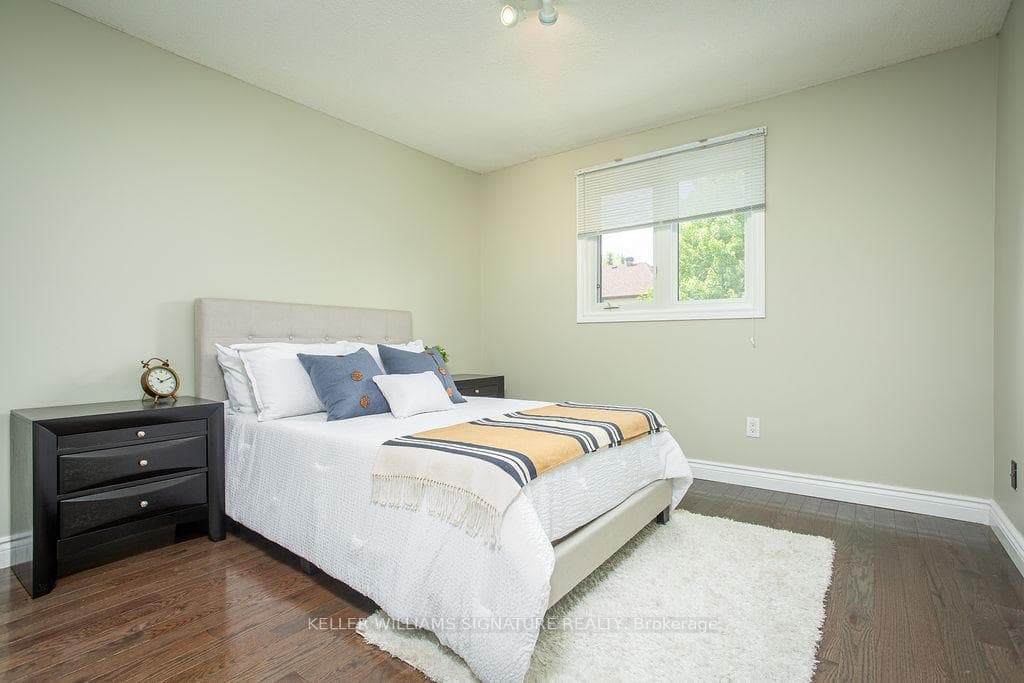 1531 Stancombe Crescent photo 23