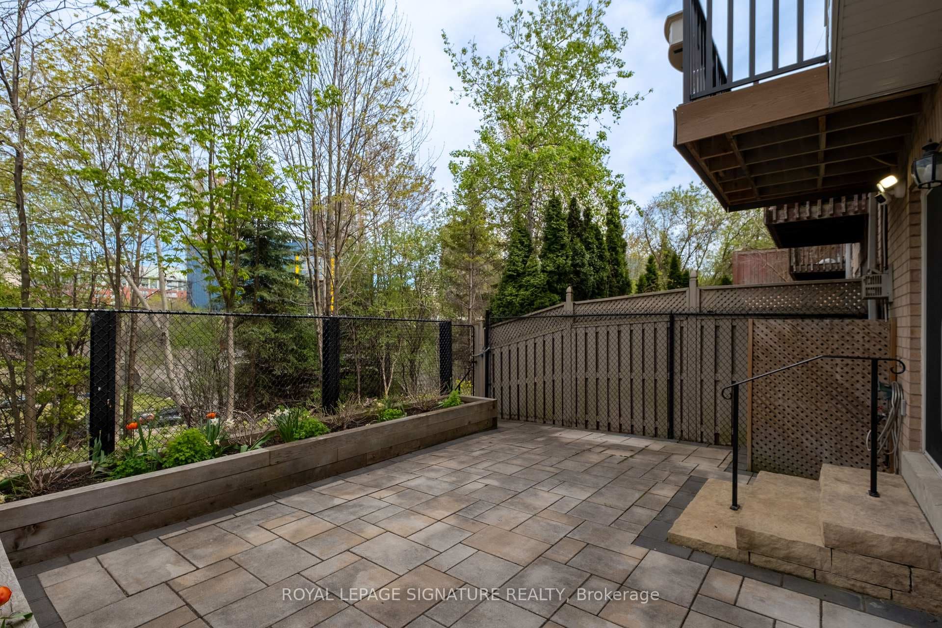98 Dallimore Circle photo 33
