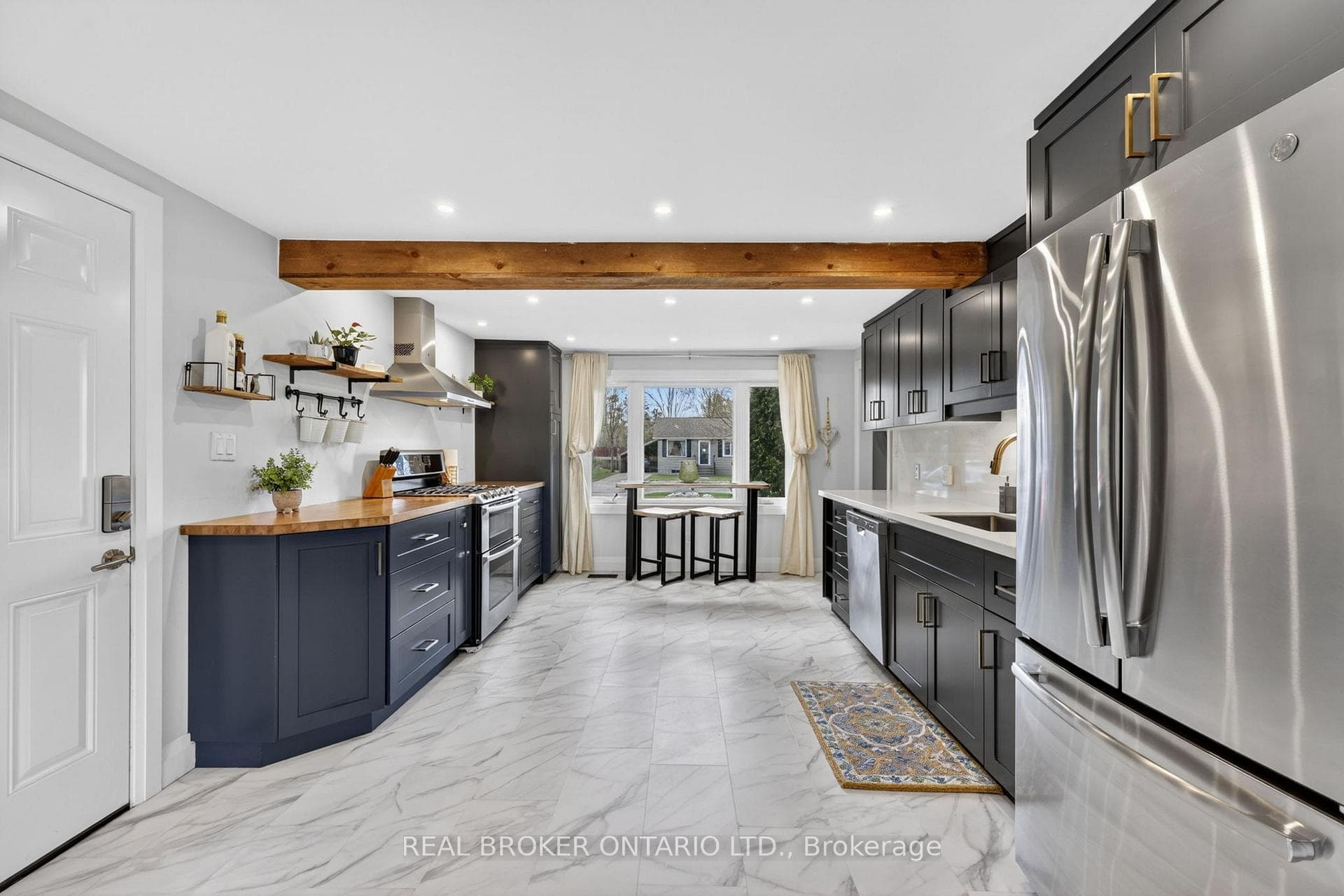 Updated/upgraded kitchen