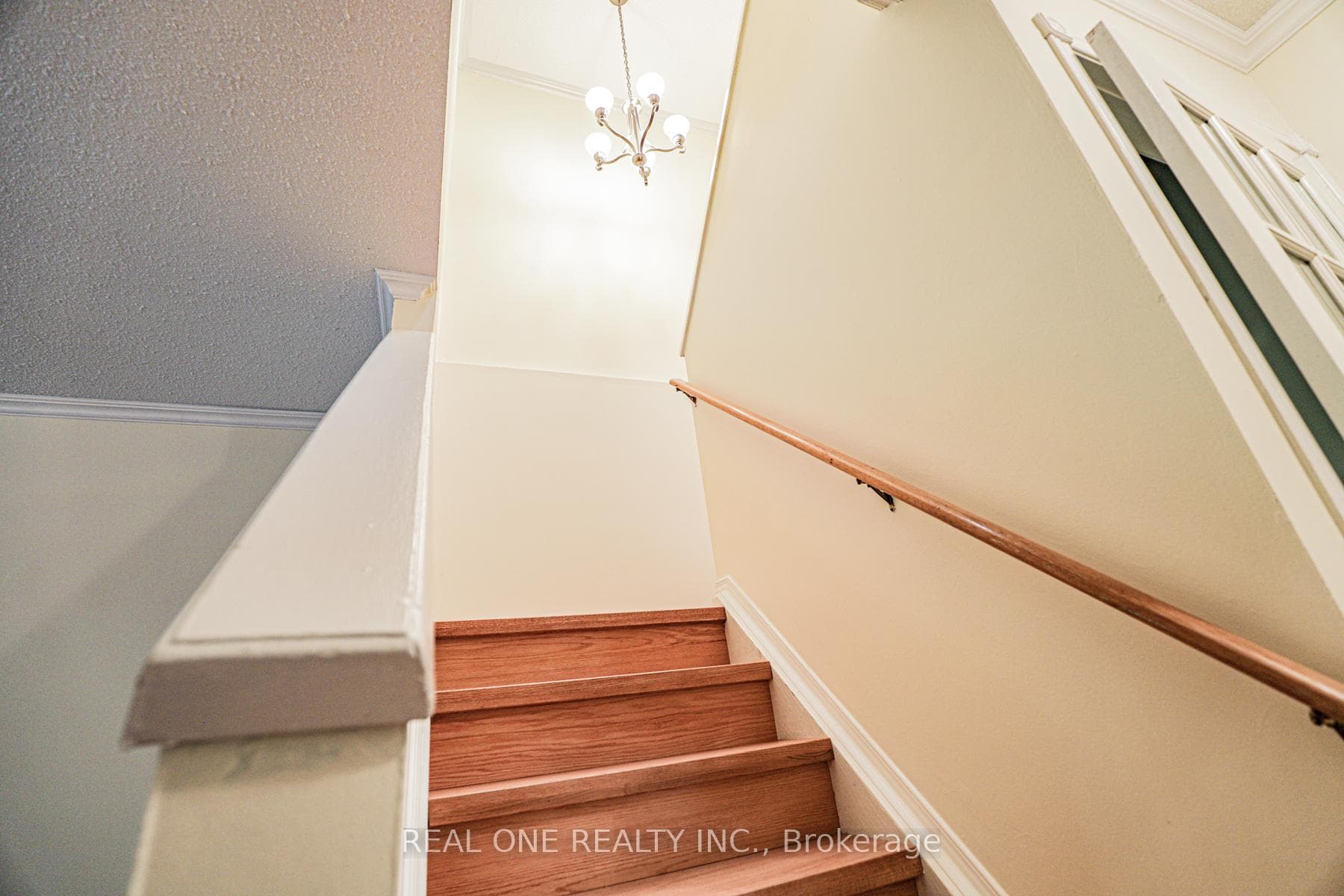 19 Lynden Circle photo 14