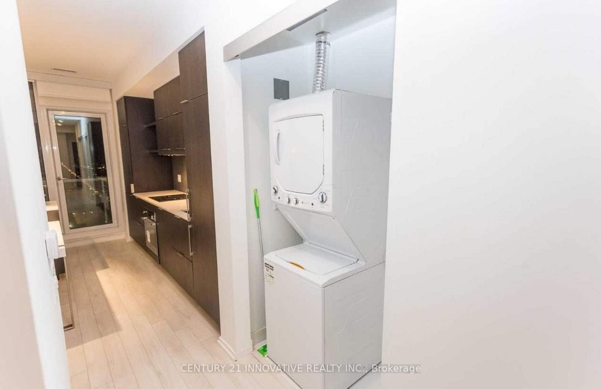 197 Yonge Street Unit 4503 photo 11
