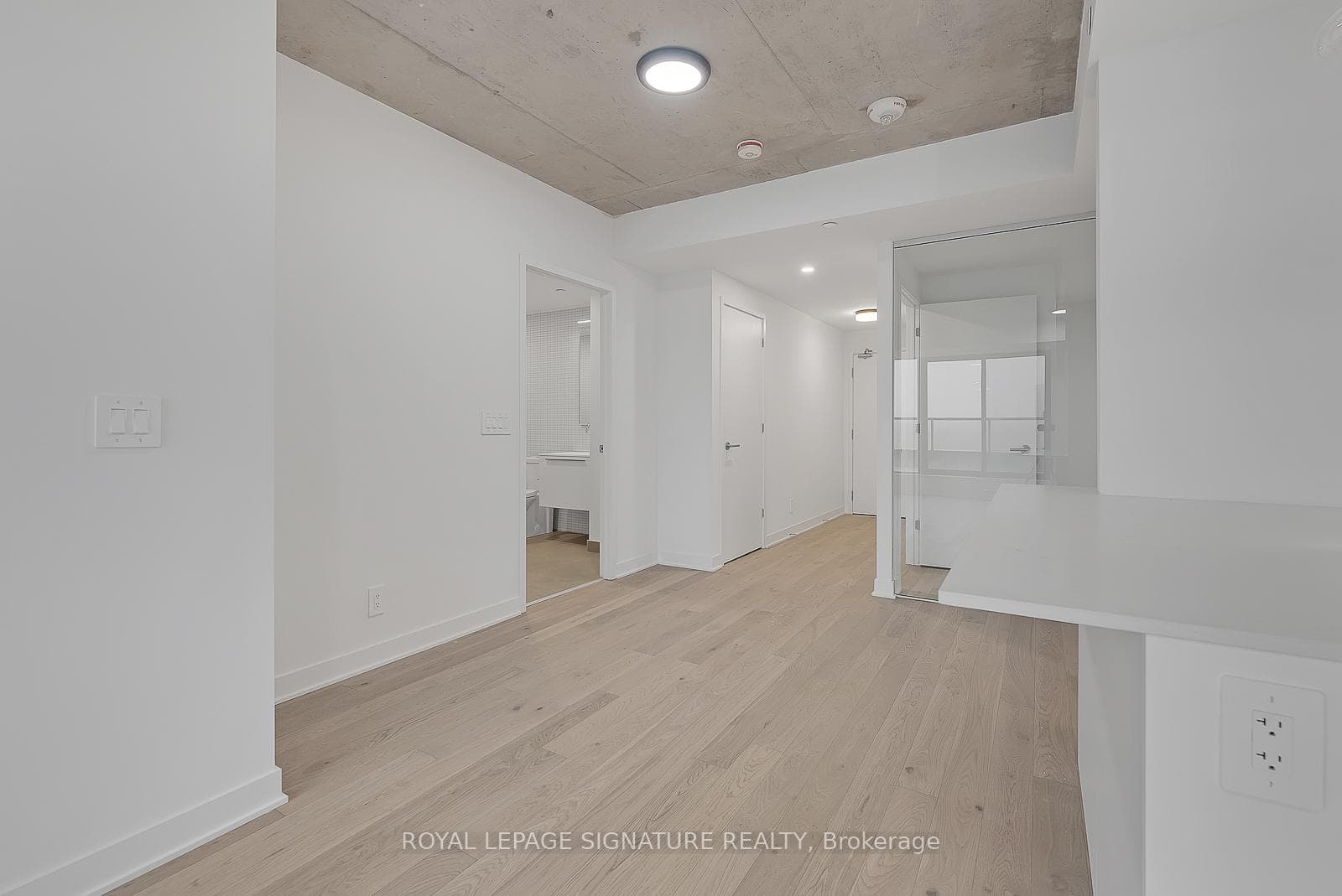 2720 Dundas Street Unit 616 photo 12