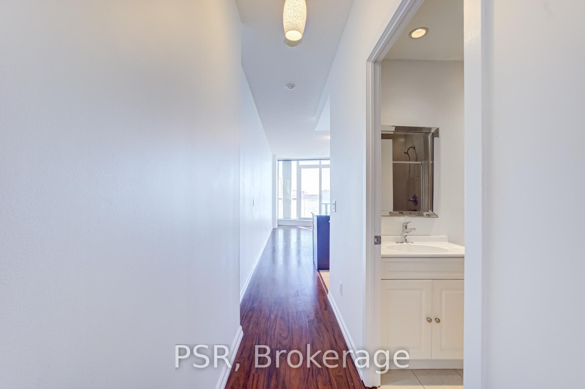 218 Queens Quay Unit 1506 photo 6