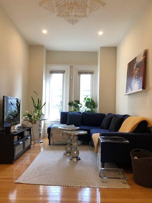 276 Robert Street photo 8