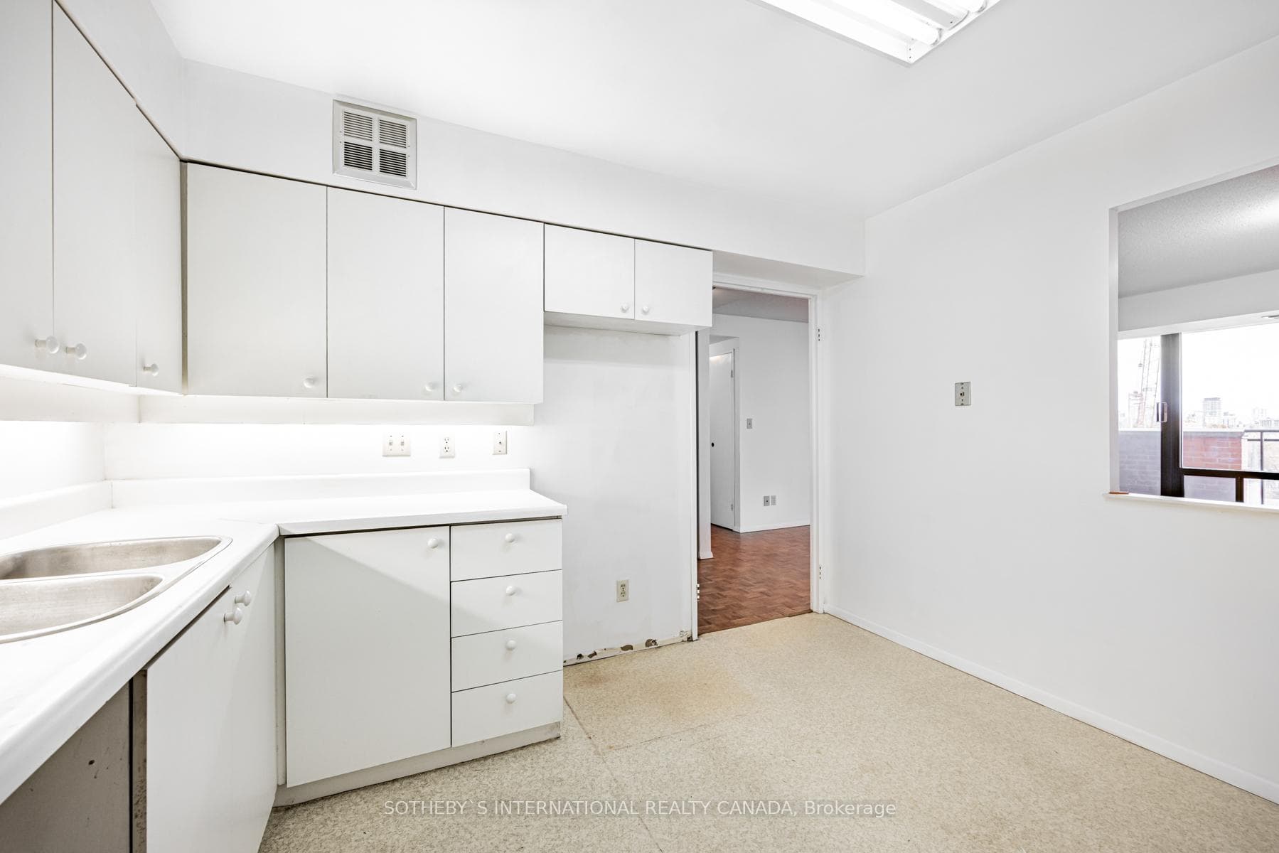 260 Heath Street Unit 1406 photo 13