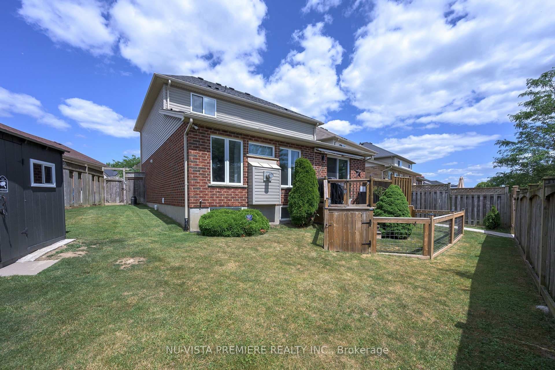 1582 Chelton Place photo 3