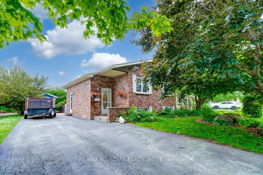 7 Andrew Drive photo 1