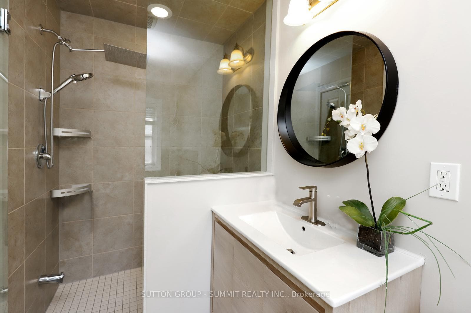 378 Blinco Terrace photo 27