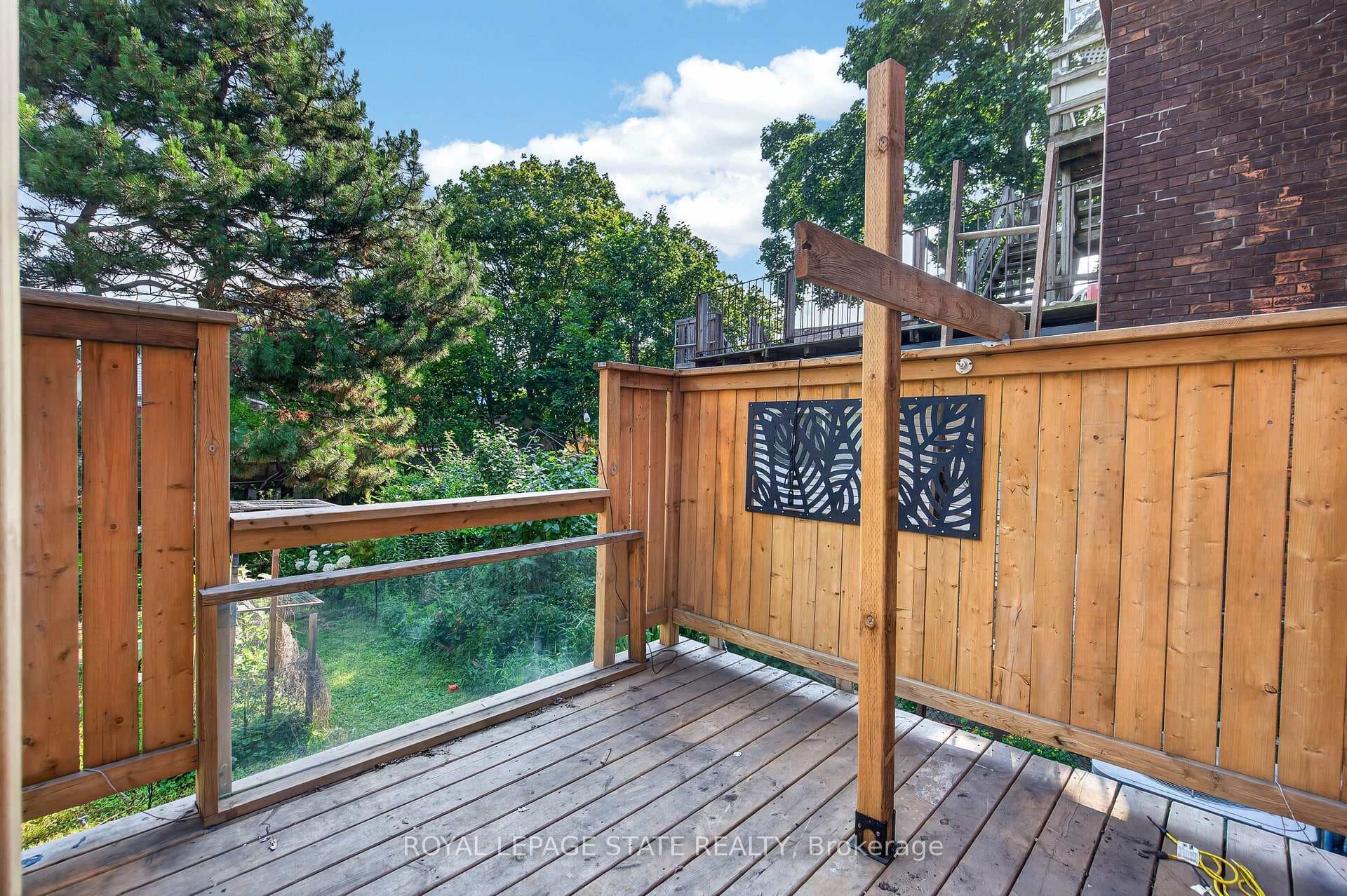103 Rosemont Avenue photo 32