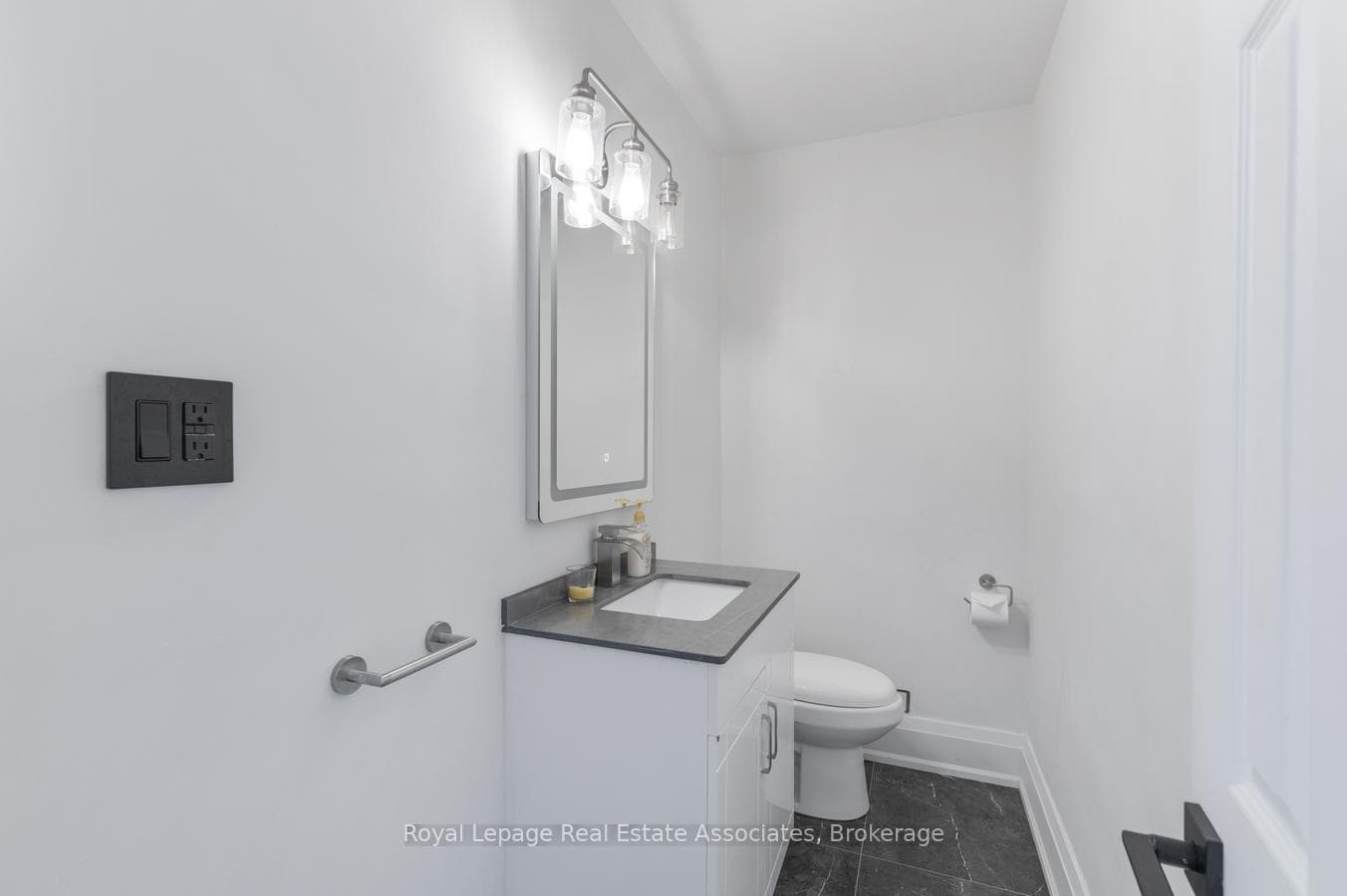 938 Henley Road photo 18