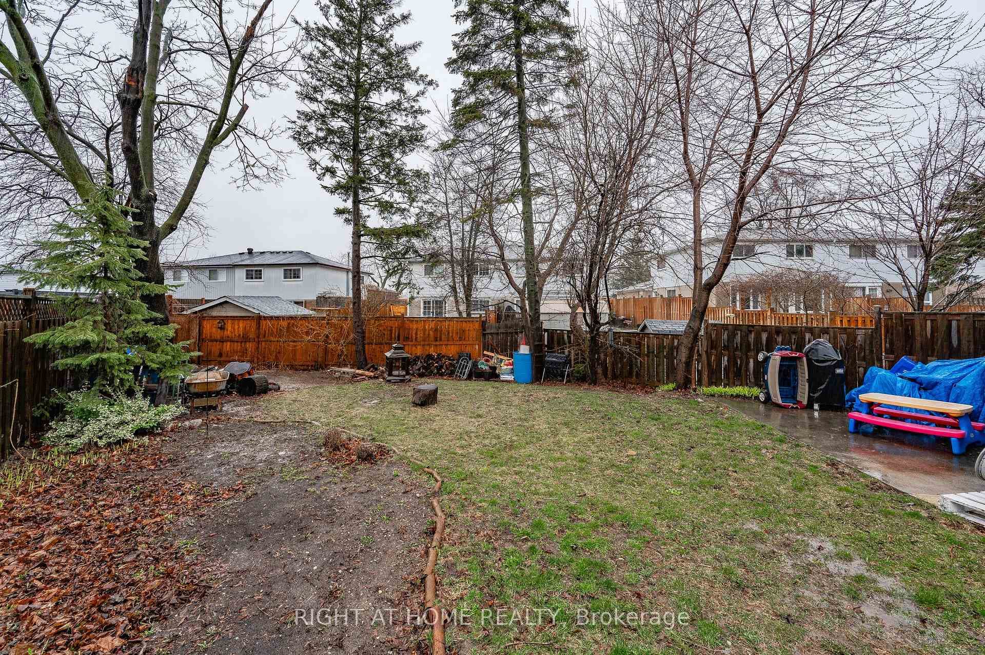 557 Boismere Court photo 29