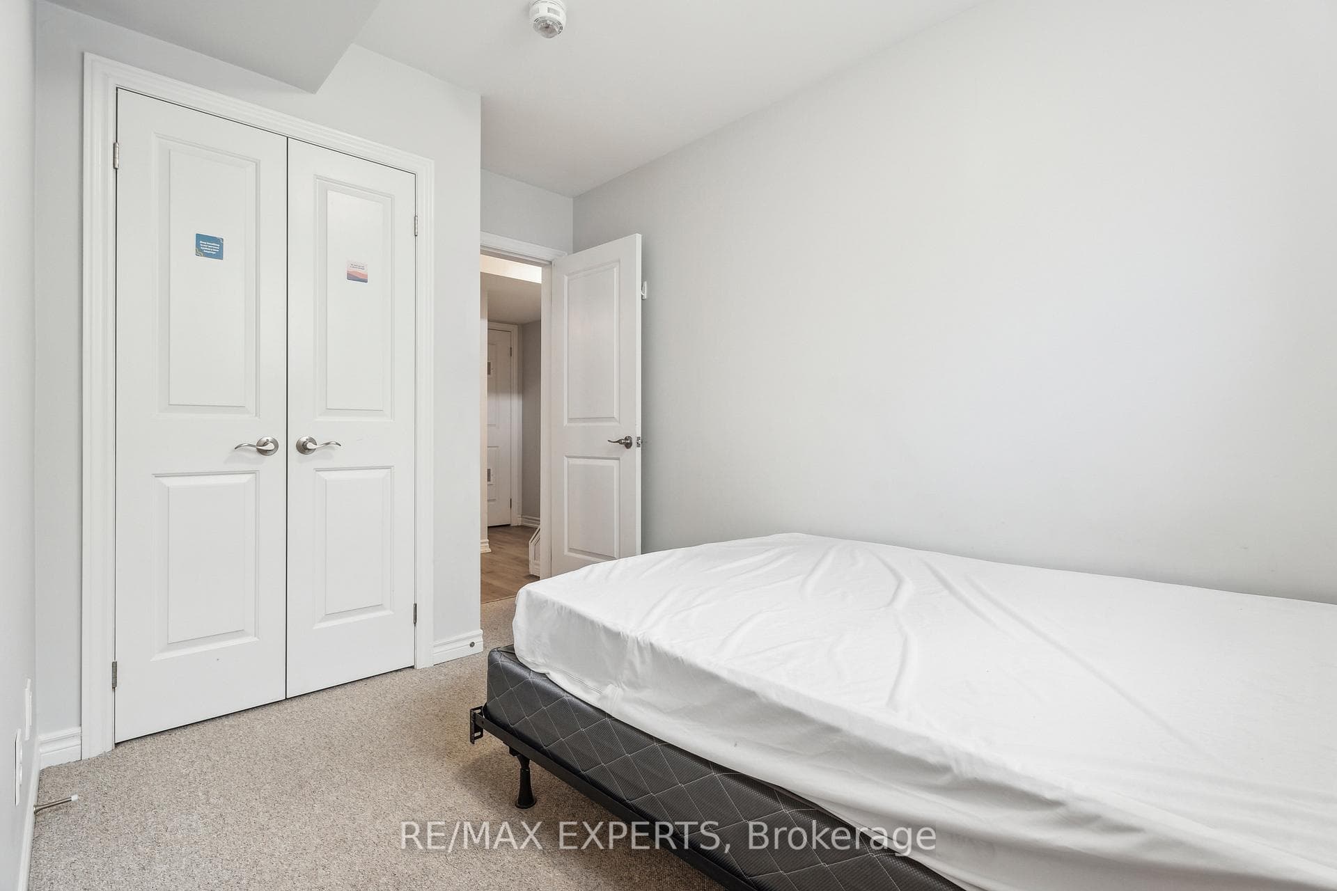 246 Penetanguishene Road Unit 13 photo 32