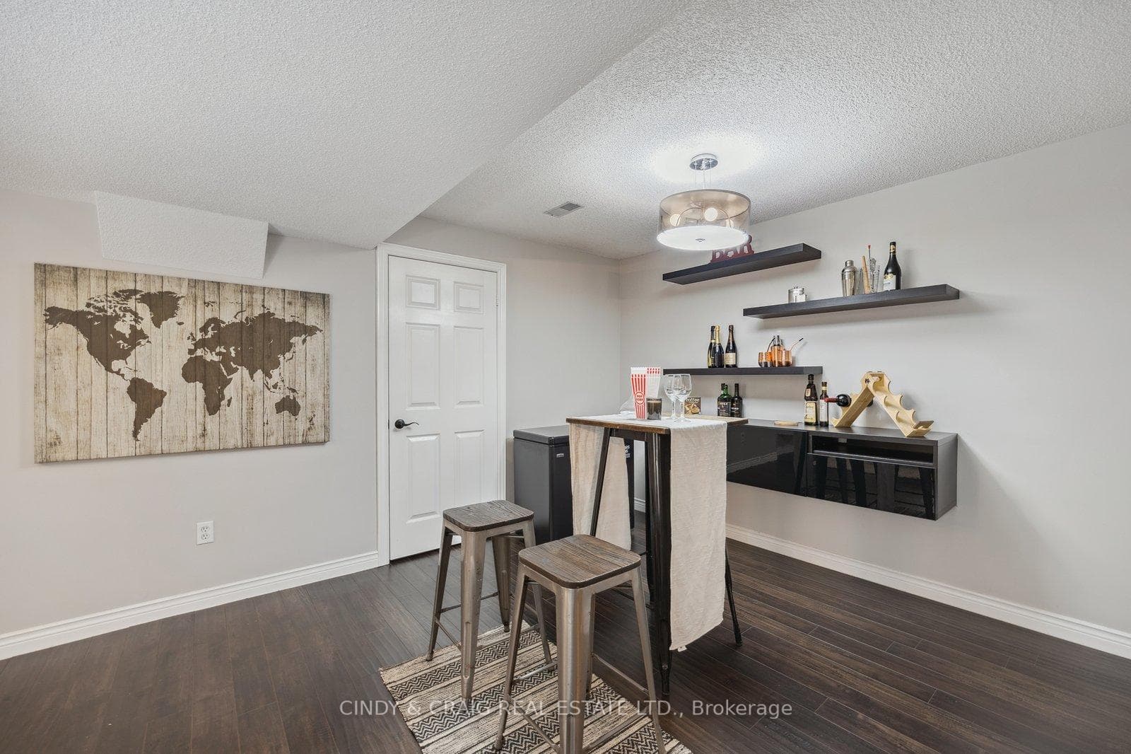 82 Brownstone Crescent photo 14