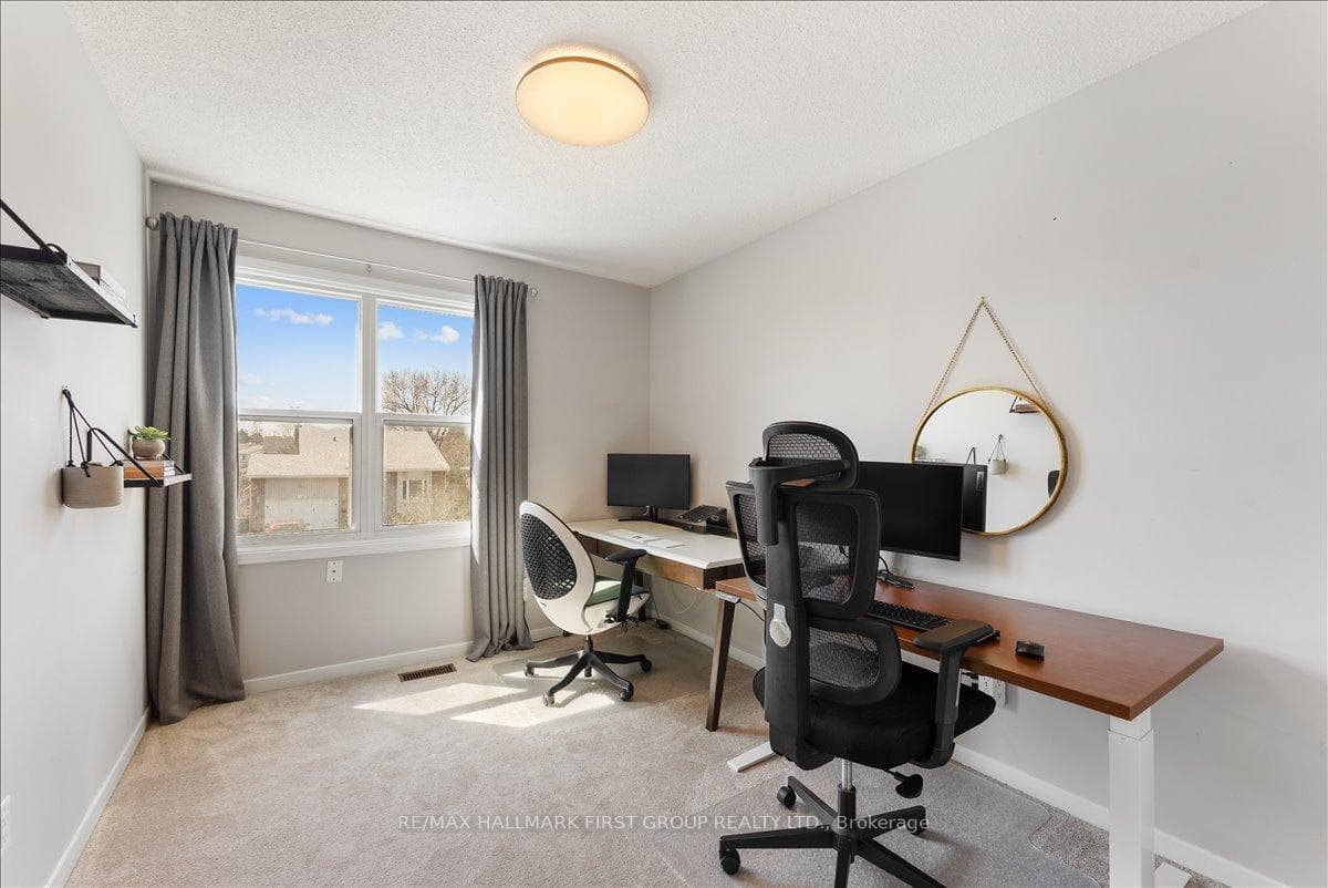 1231 Canborough Crescent photo 23