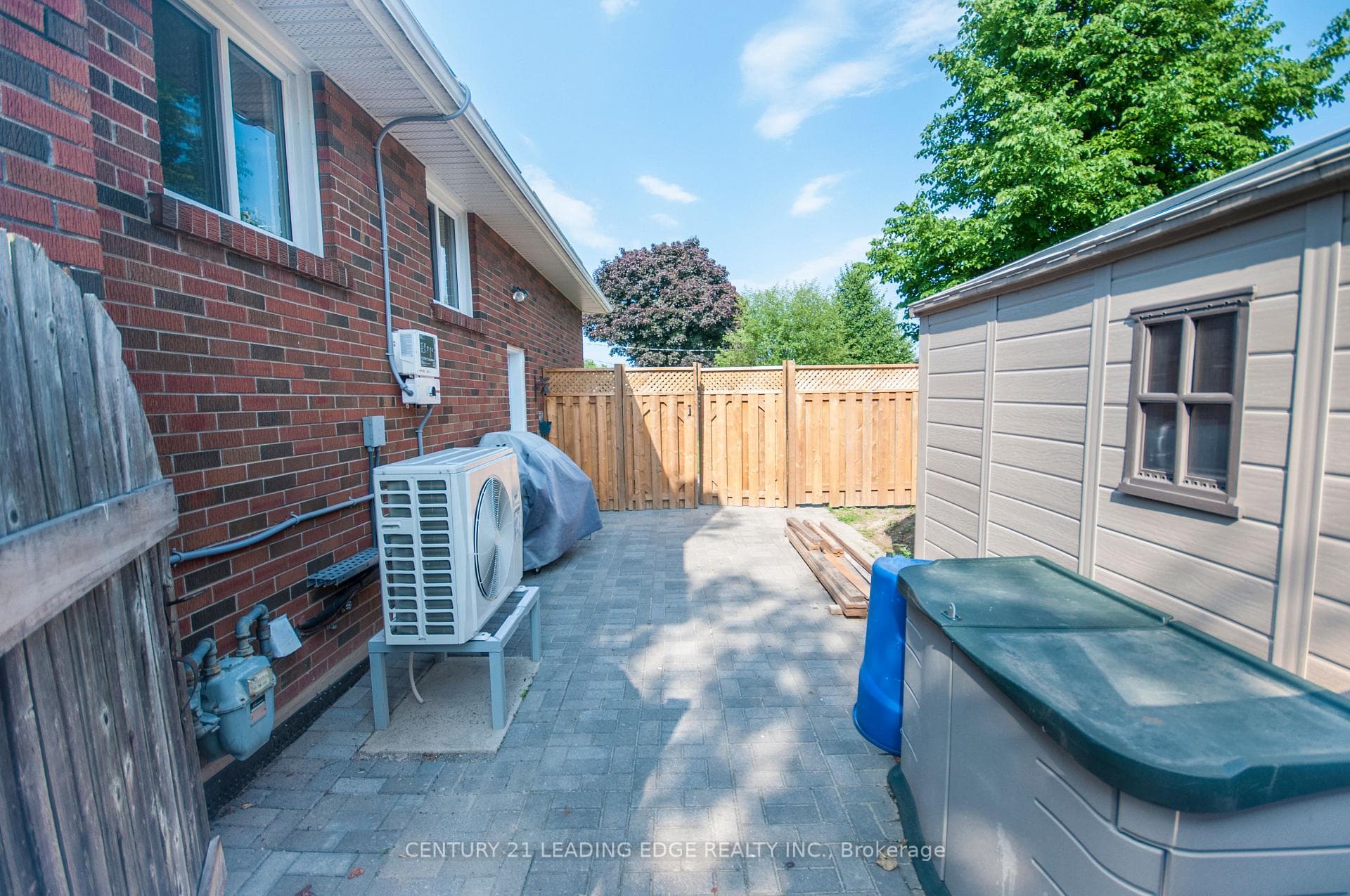 231 Linden Court photo 30