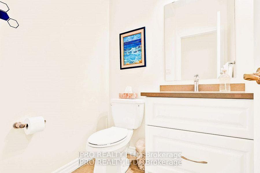 30 Louise Crescent photo 23