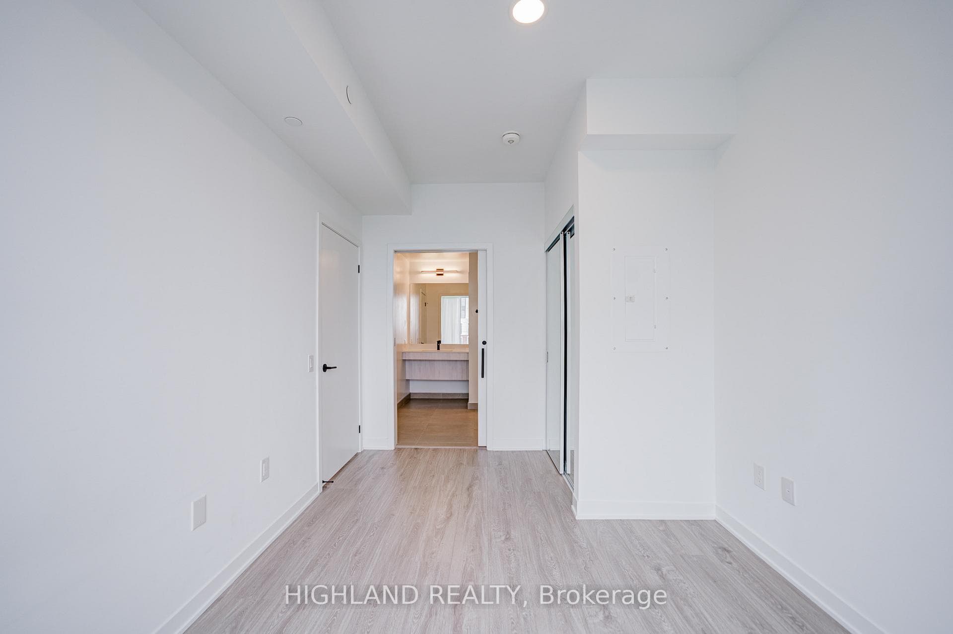 2495 Eglinton Avenue Unit 616 photo 22