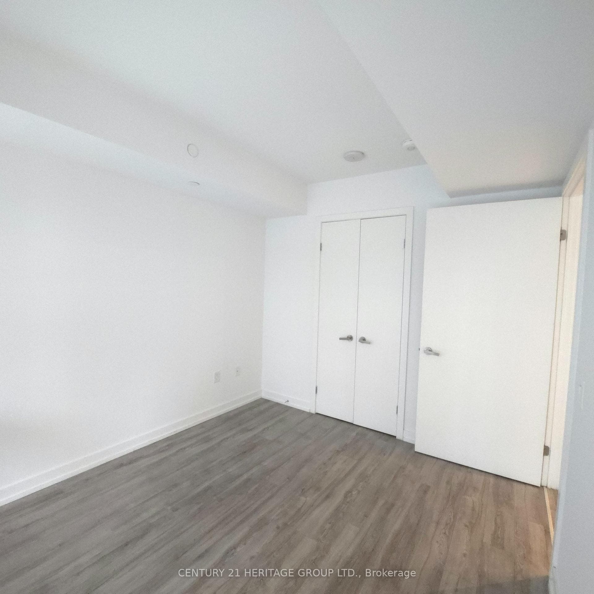 77 Shuter Street Unit 603 photo 13