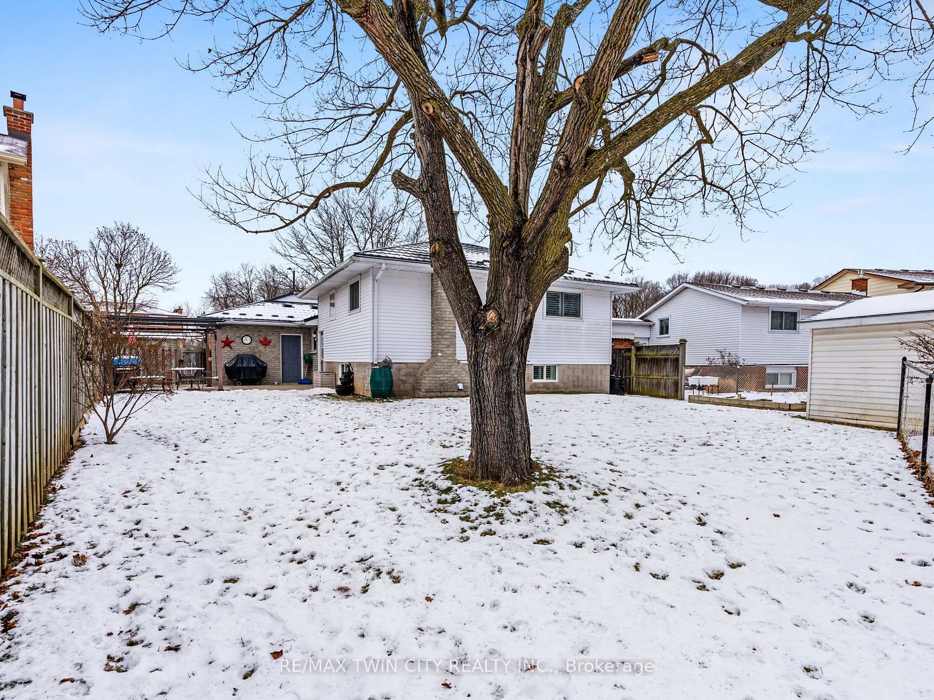 114 Greenfield Road photo 39