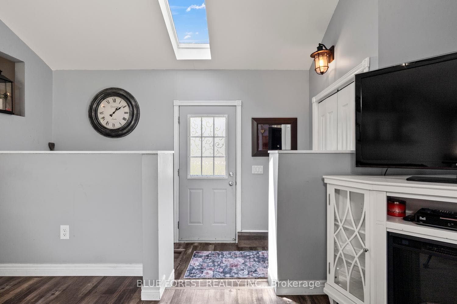 9984 Graham Road photo 5