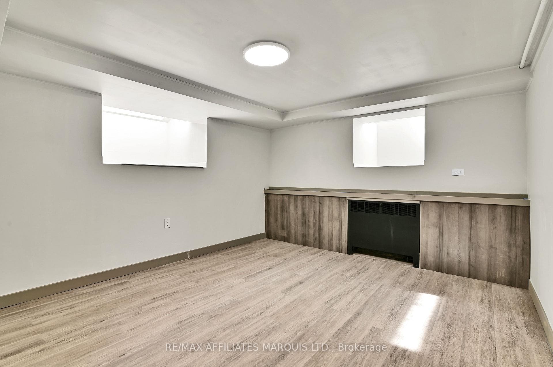 1603 Peter Street photo 38