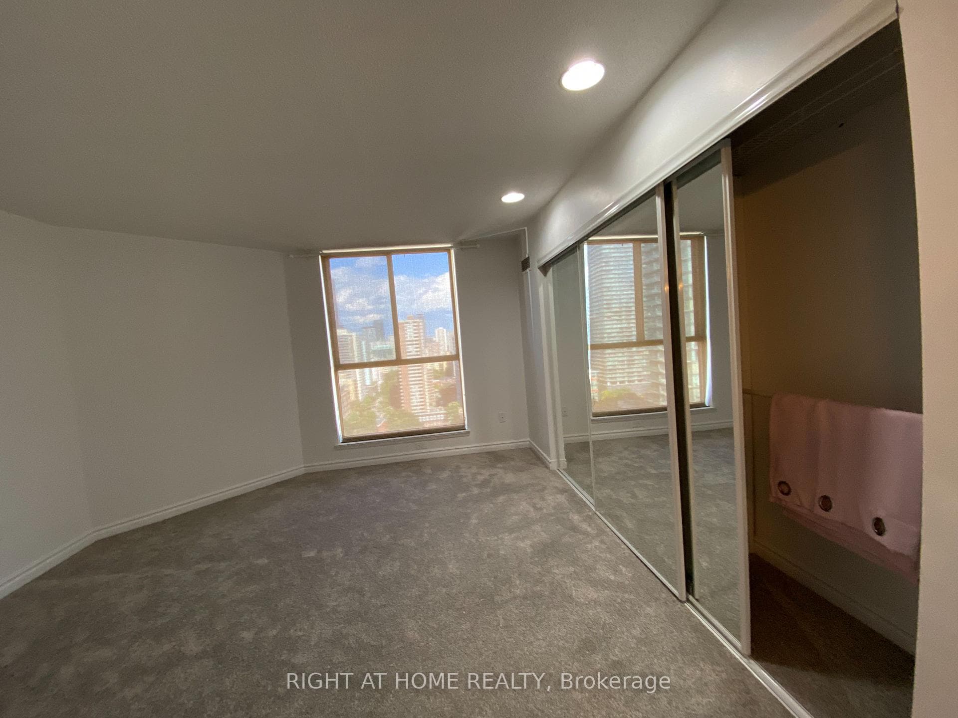 1055 BAY Street Unit PH5 photo 33