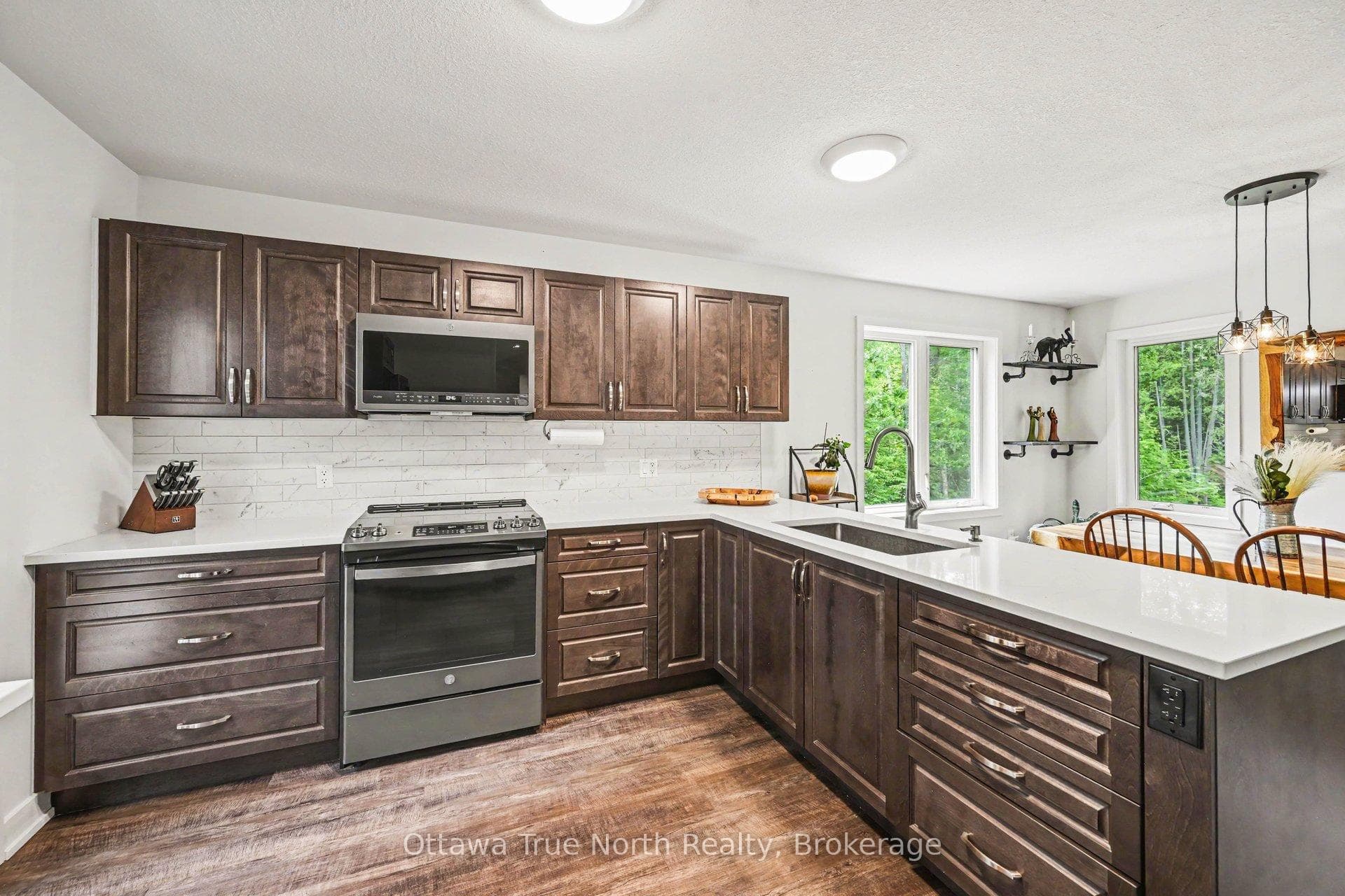 1196 Flat Rapids Road photo 8