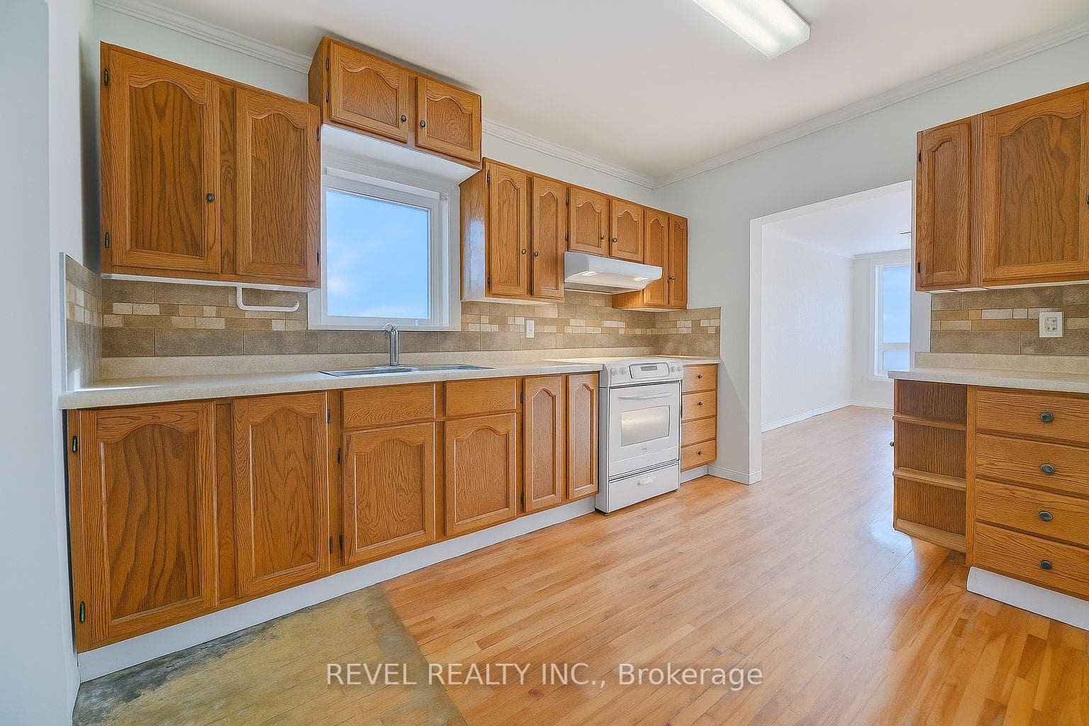 138 Bloor Avenue photo 10