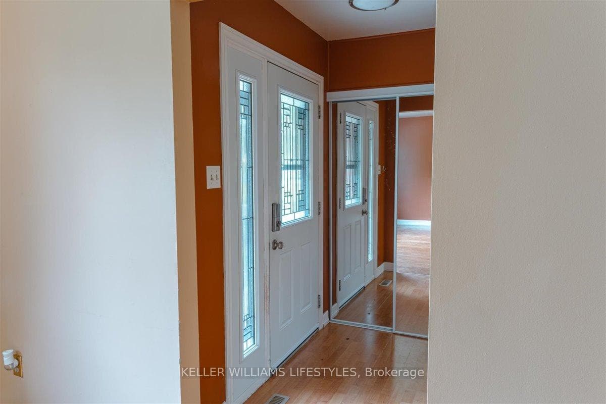 88 Dudley Crescent photo 4