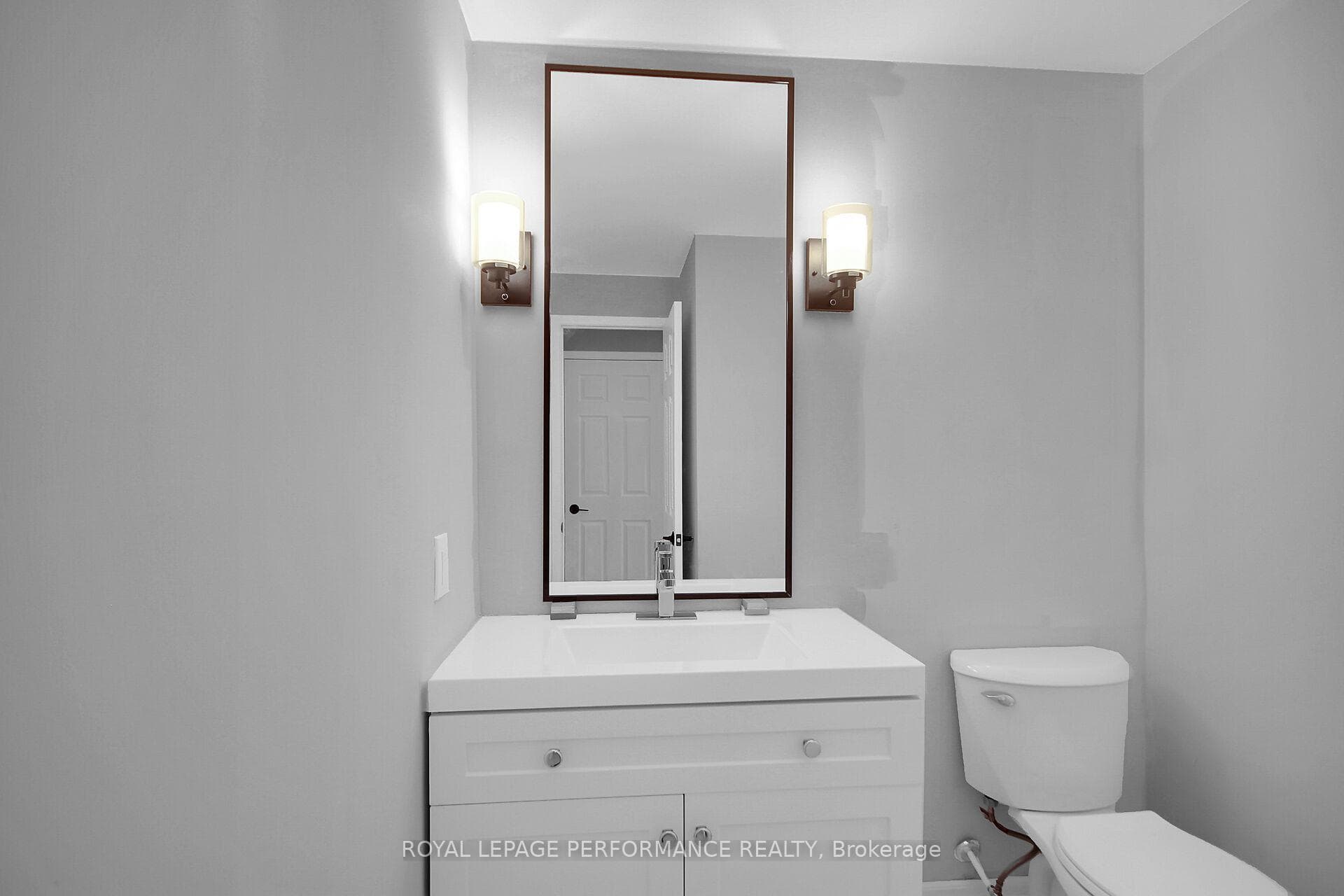 82 Queensline Drive photo 10