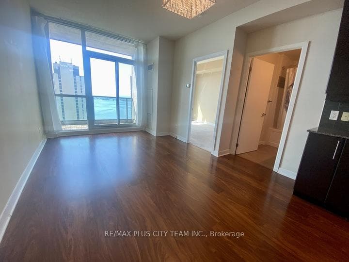 33 Bay Street Unit 2911 photo 2