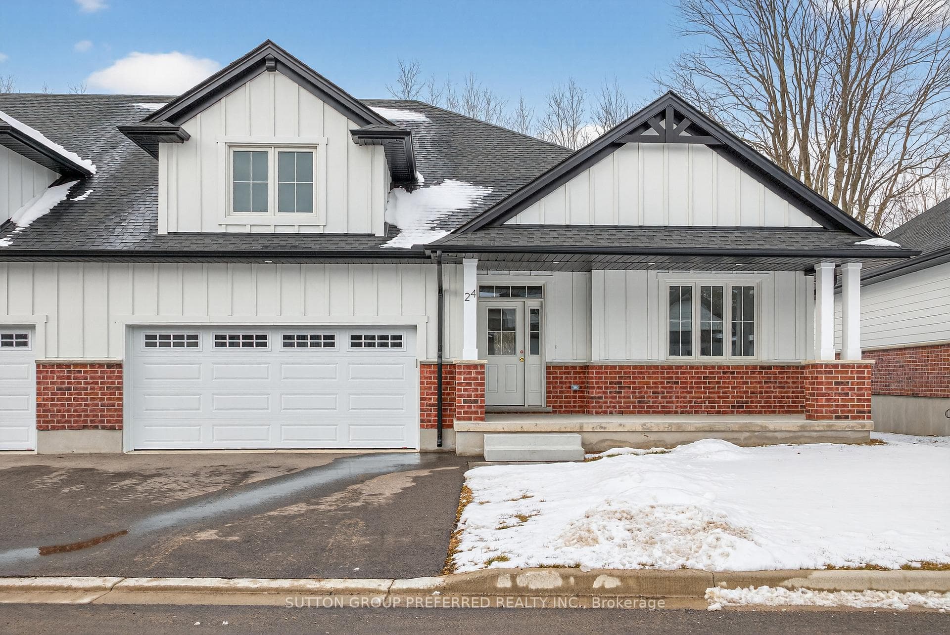 175 GLENGARIFF Drive Unit 24 photo 1