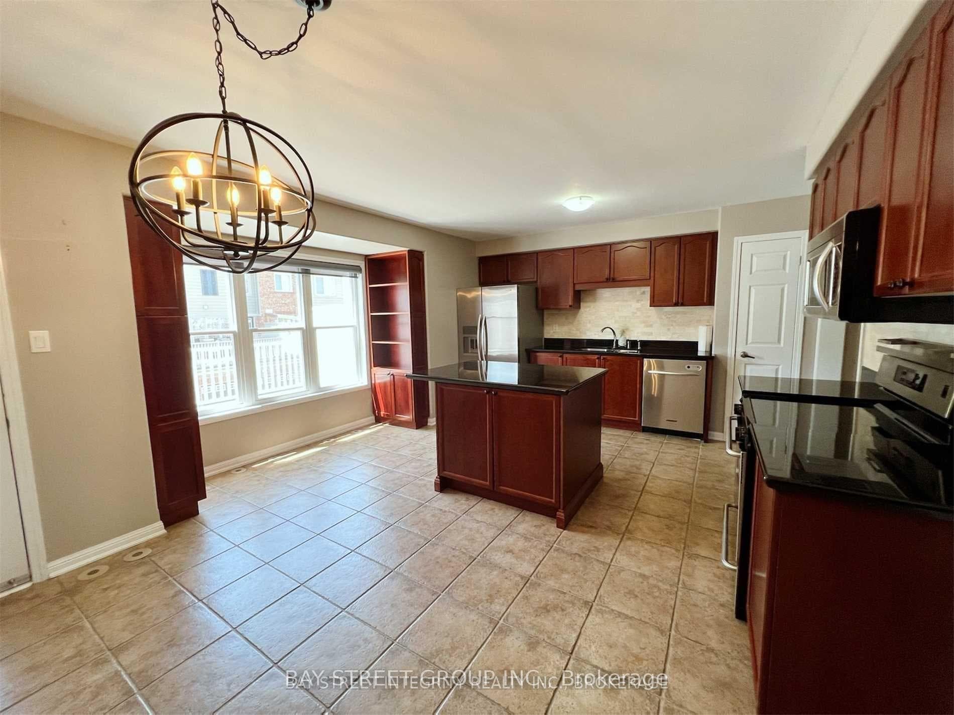 656 Holly Avenue photo 2