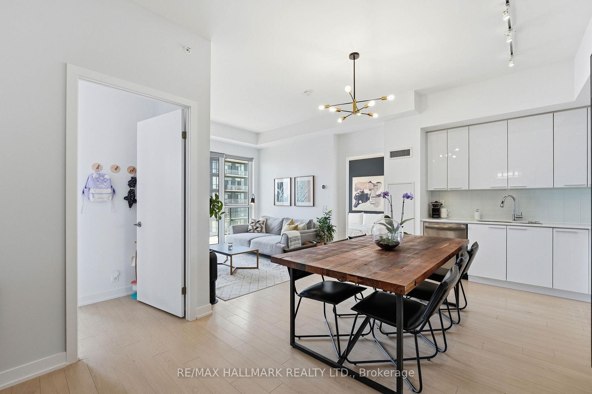 10 Park Lawn Road Unit 4310 photo 2