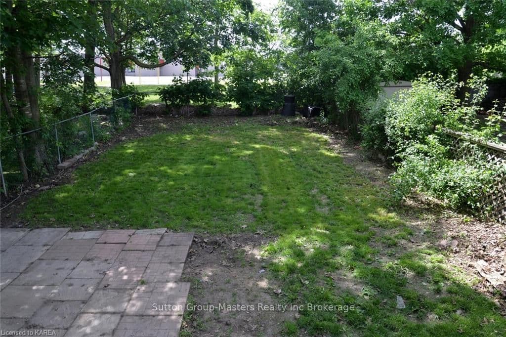 775 GROUSE Crescent photo 31
