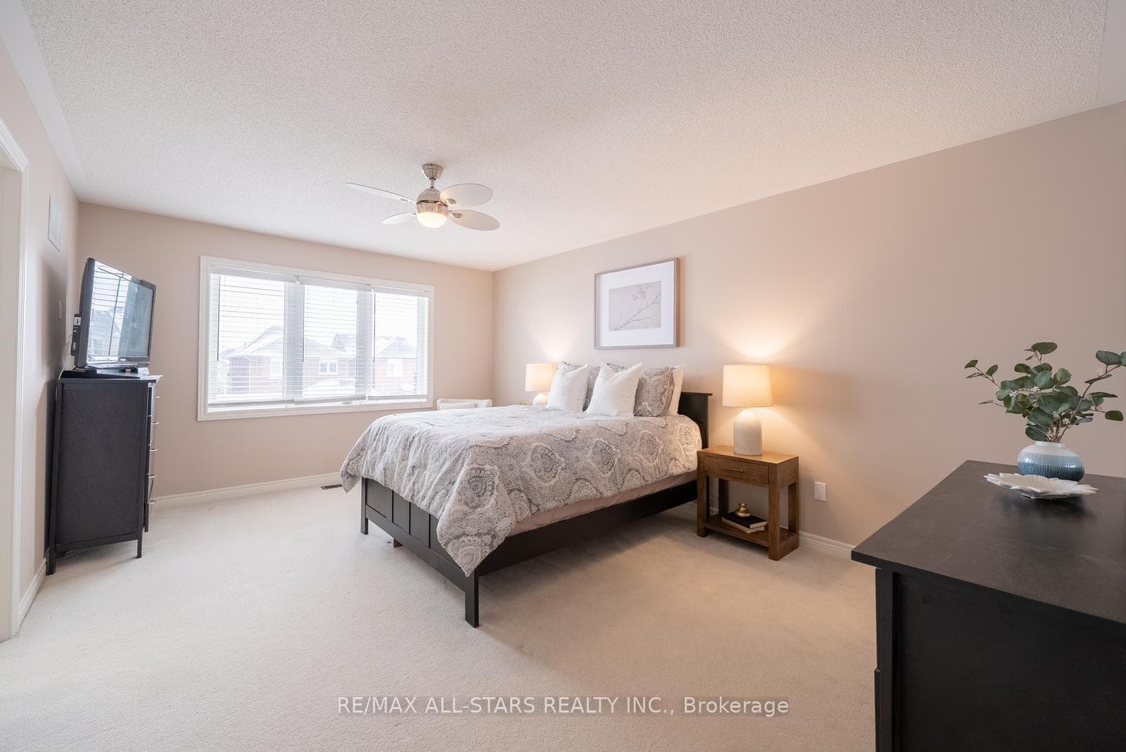 566 Hoover Park Drive photo 25