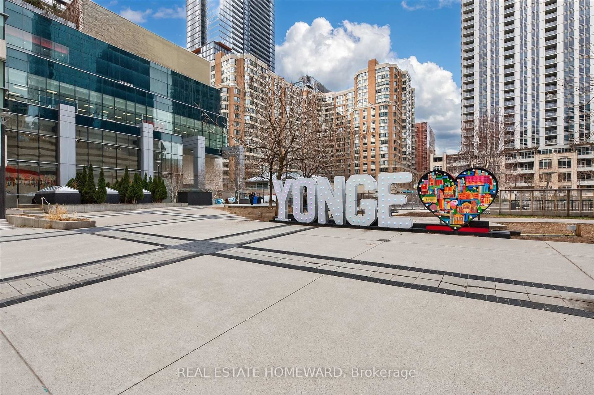 386 Yonge Street Unit 5208 photo 26