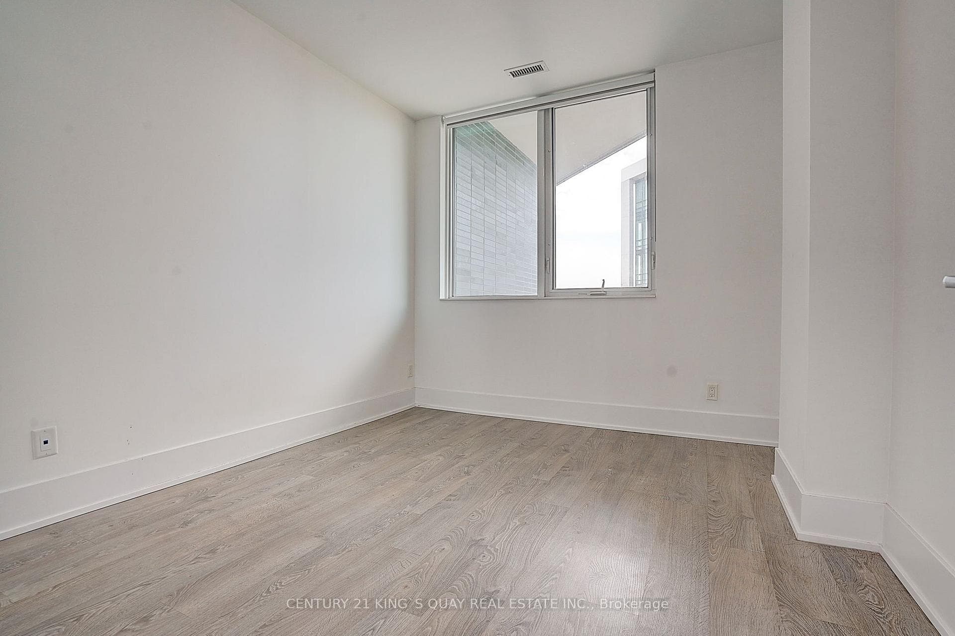 1 Edgewater Drive Unit Ph01 photo 11