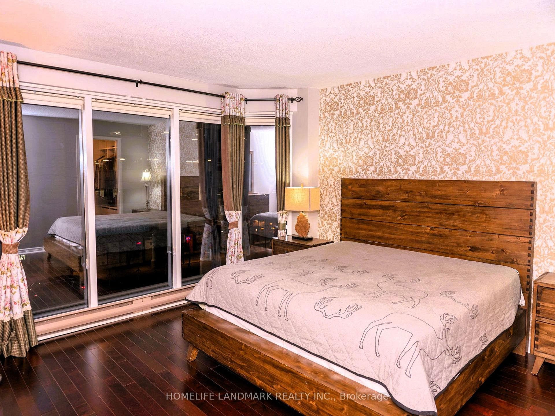 251 Queens Quay Unit 304 photo 18
